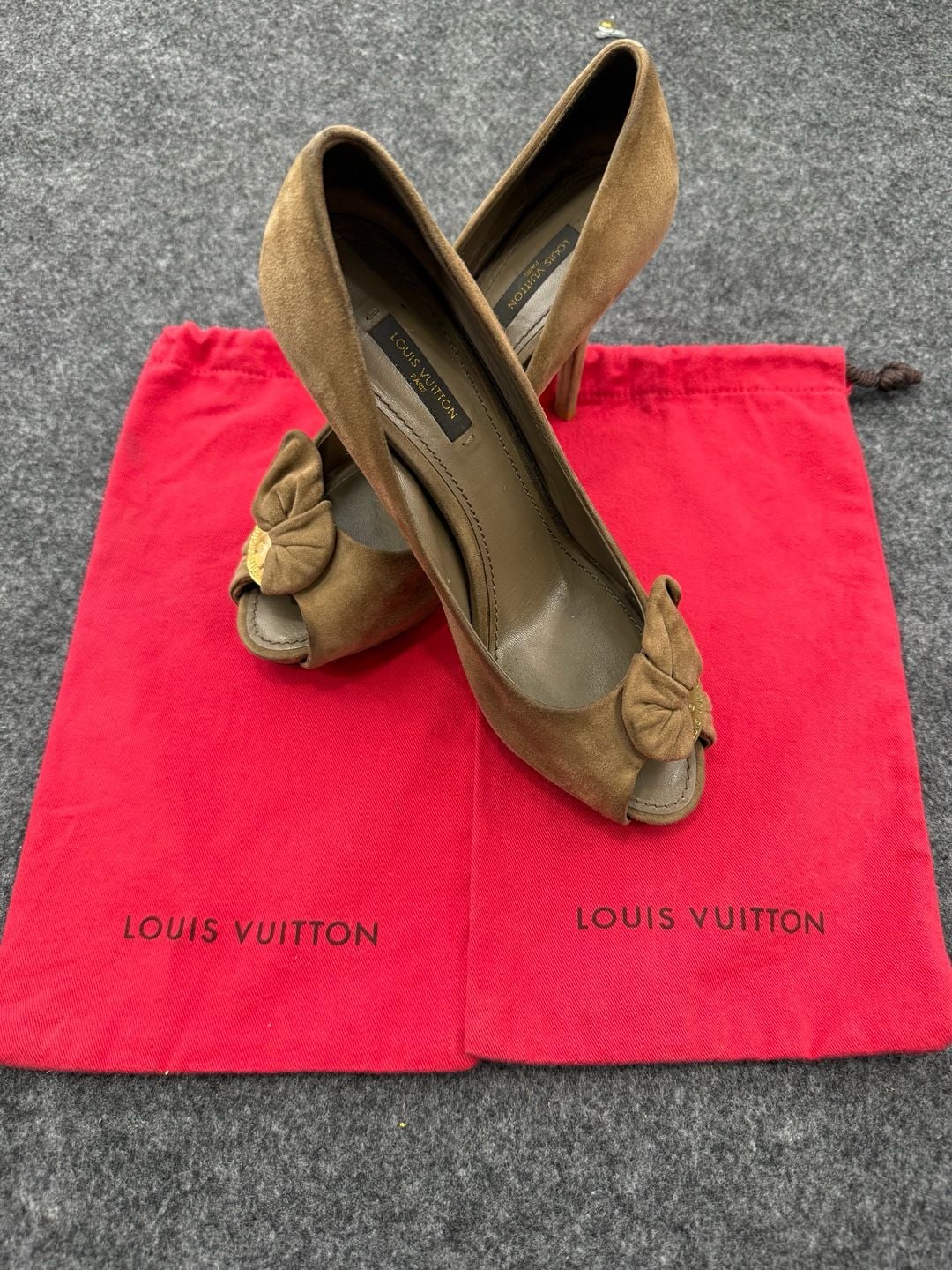 Louis Vuitton Catiana Brown Suede Peep Toe Bow Pumps Size 38 With Og Dust Bags